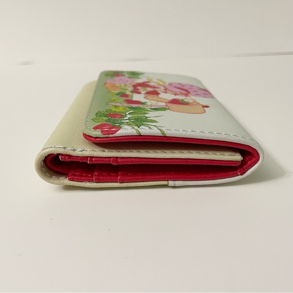 Loungefly Strawberry Shortcake Trifold Wallet - Picture 4 of 16
